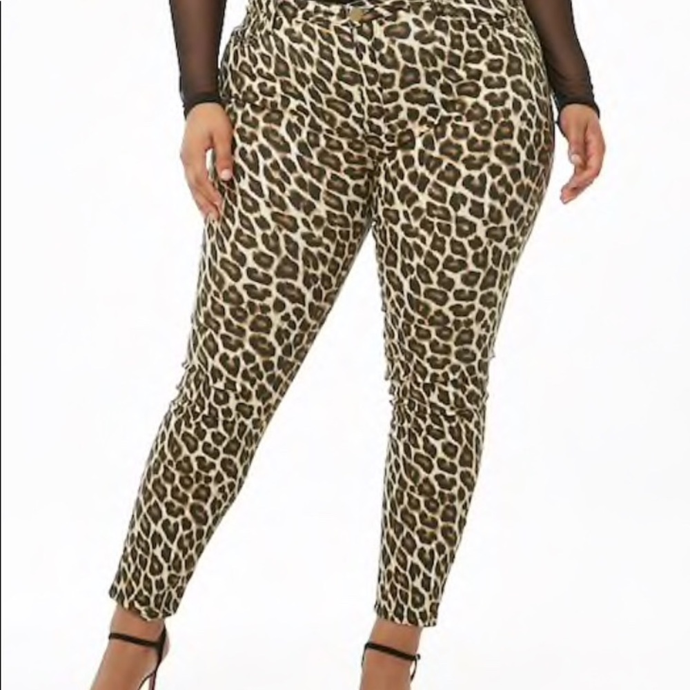 Leopard print skinny jeans
